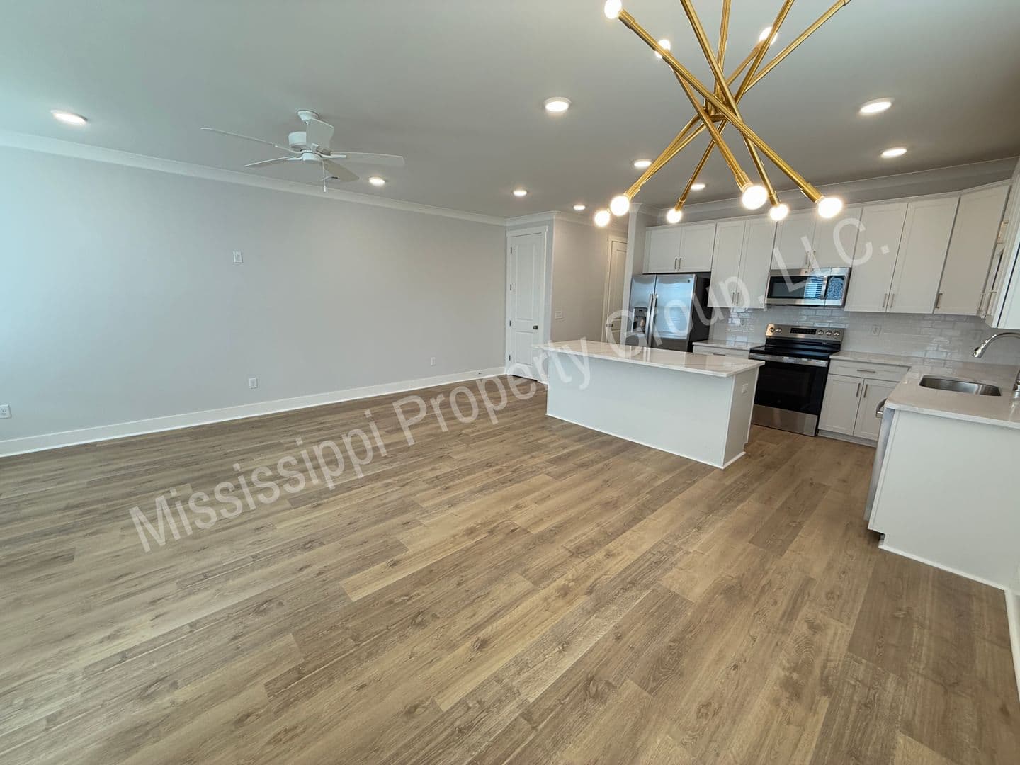 Oxford Townhome: 688 Miramar Lane