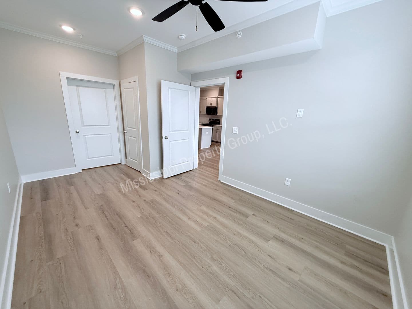 Oxford Apartment: 1207 Pleasant Drive