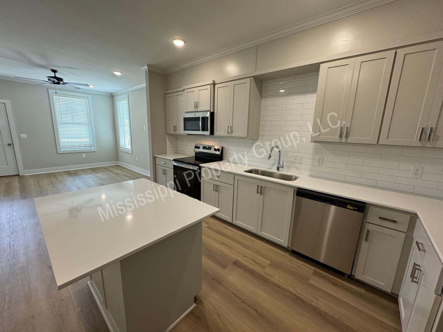 Oxford Apartment: 1205 Pleasant Drive
