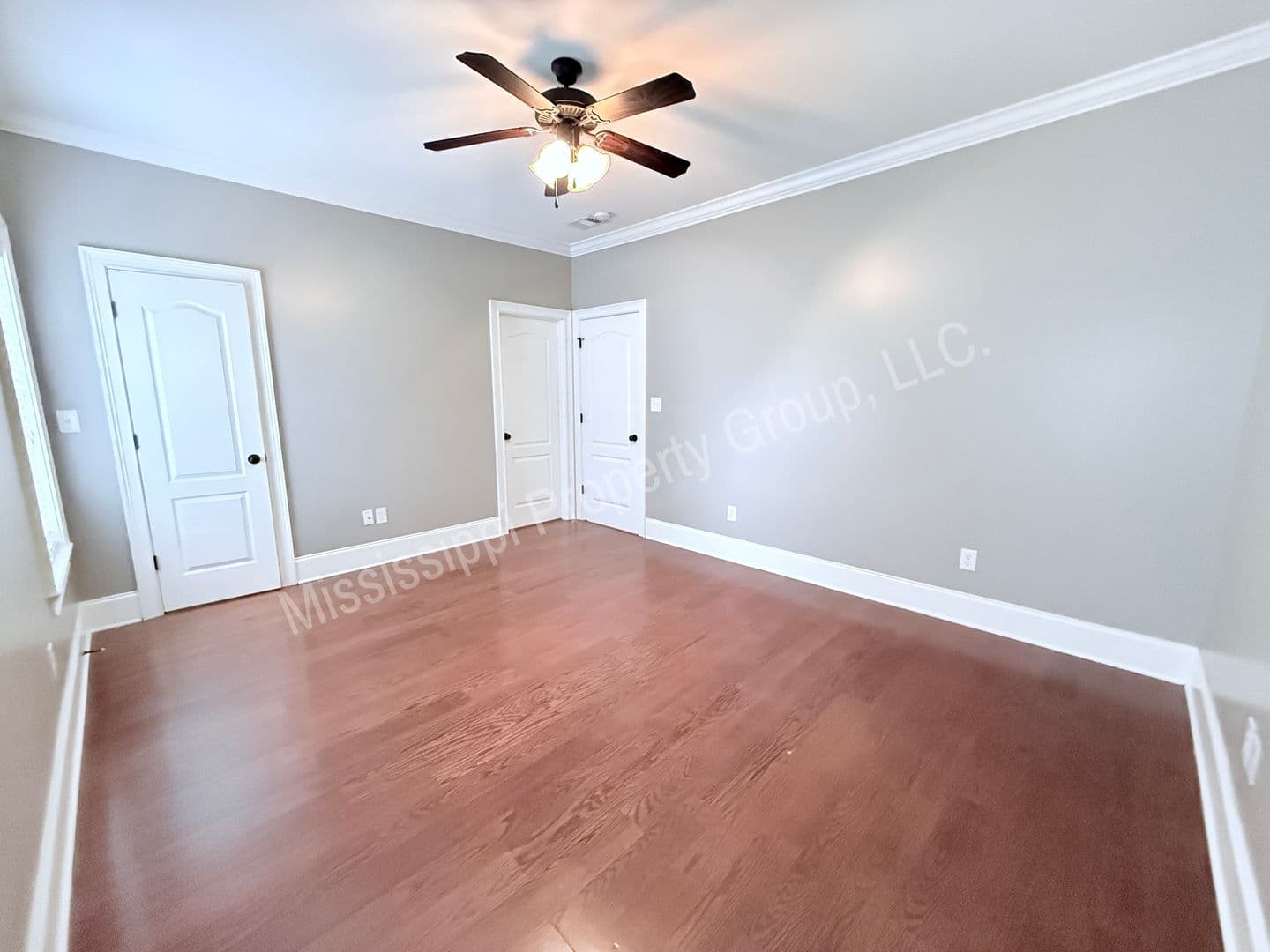 Oxford House: 157 Falls Grove Drive