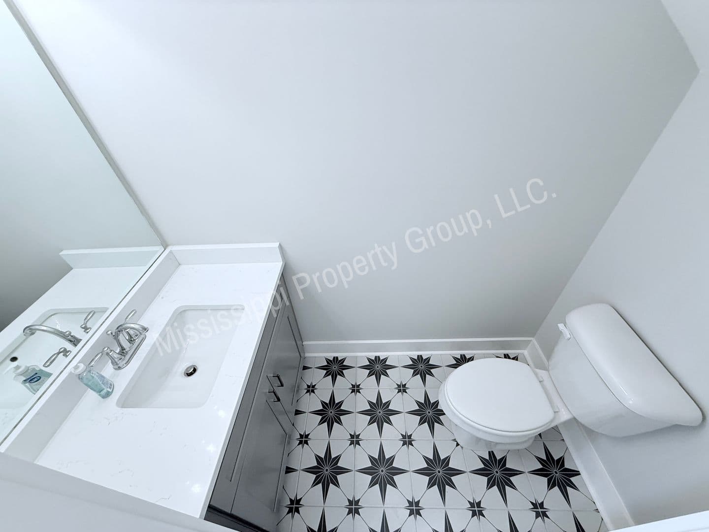 Oxford Townhome: 1815 Reserve Loop