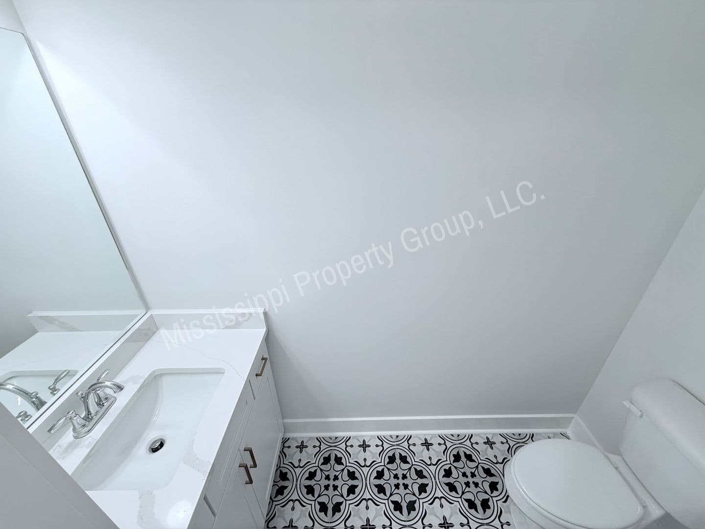 Oxford Townhome: 696 Miramar Lane