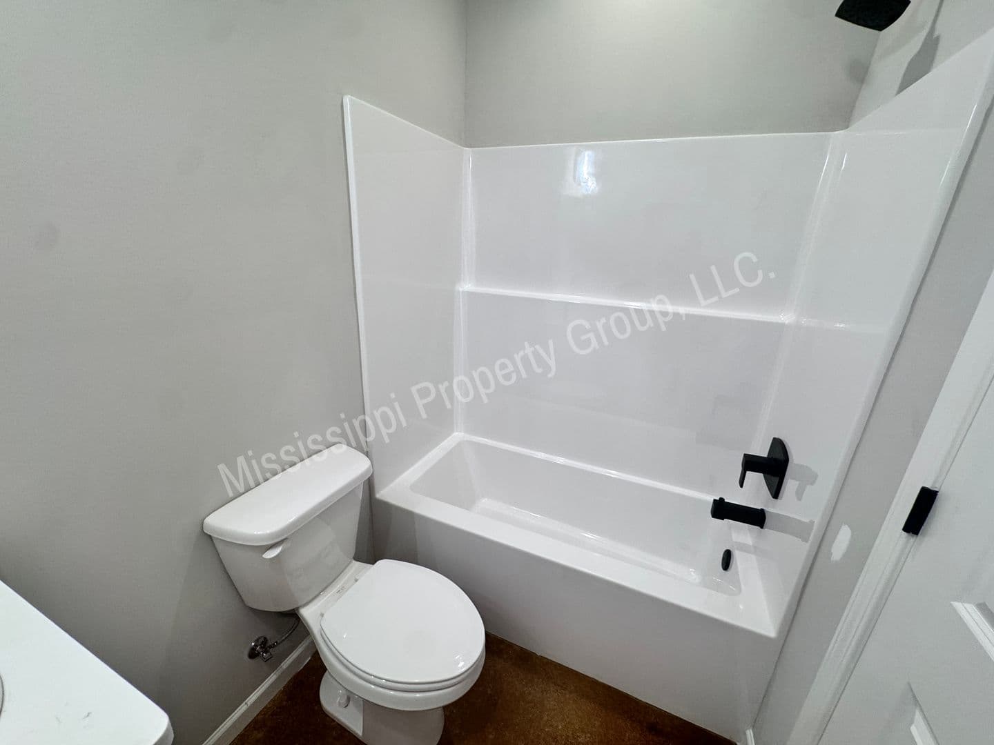 Oxford Townhome: 4851 S. Lamar Blvd
