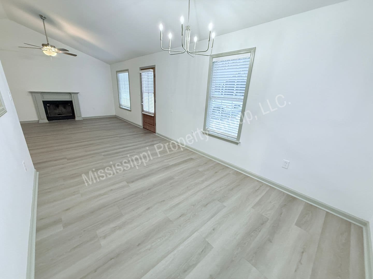 Oxford Townhome: 110 CR 102
