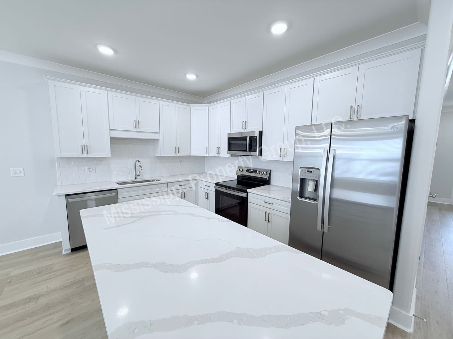 Oxford Townhome: 694 Miramar Lane