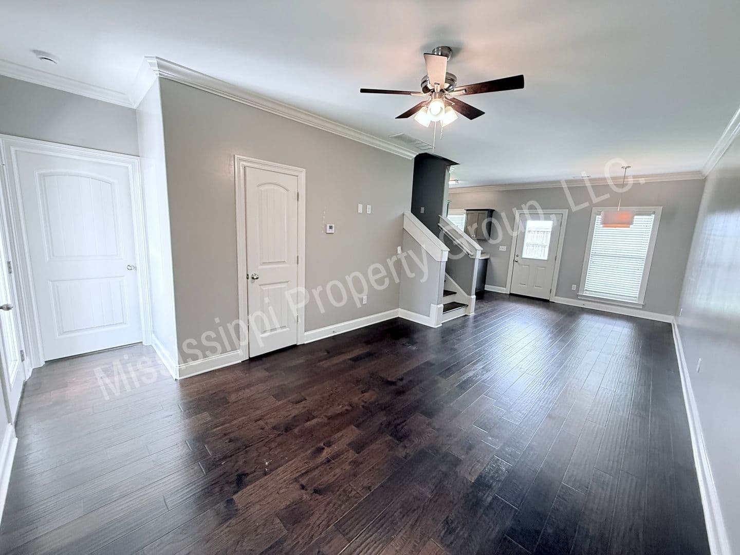 Oxford Townhome: 414 Walker Circle