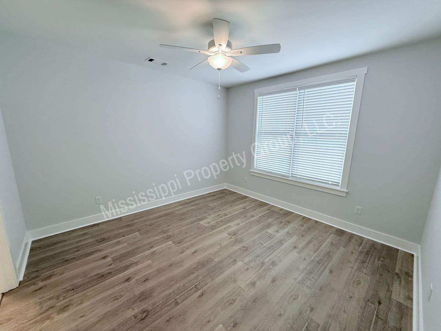 Oxford Townhome: 694 Miramar Lane