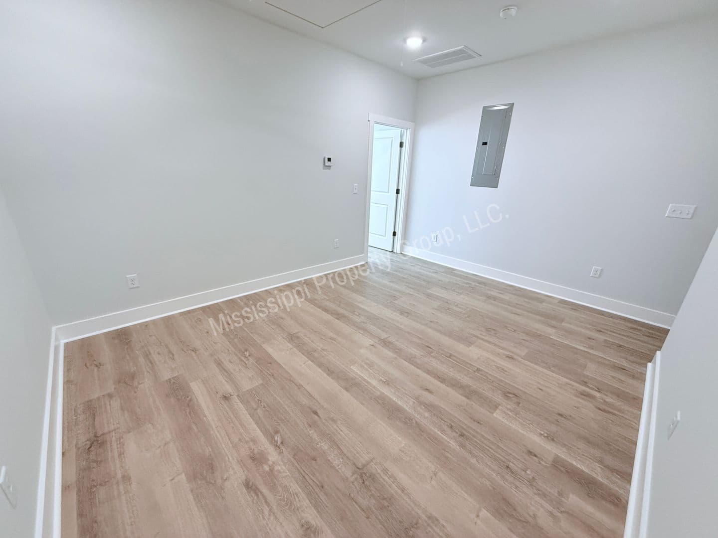 Oxford Townhome: 692 Miramar Lane