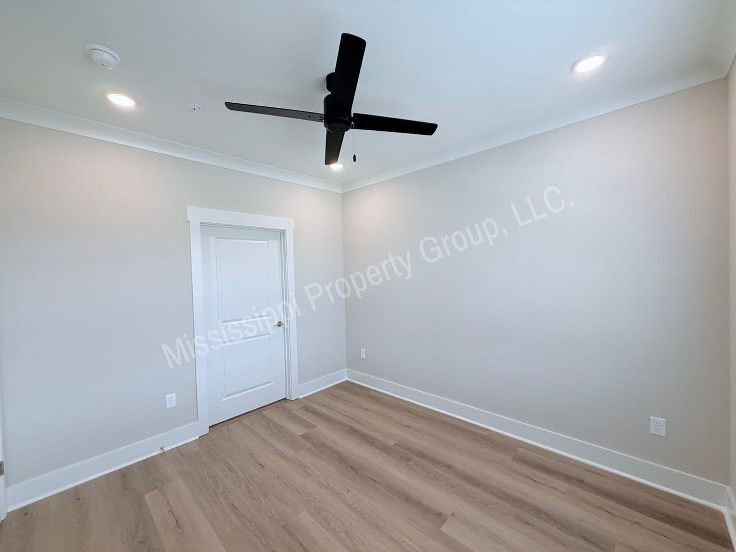 Oxford Apartment: 1401 Chickasaw Road