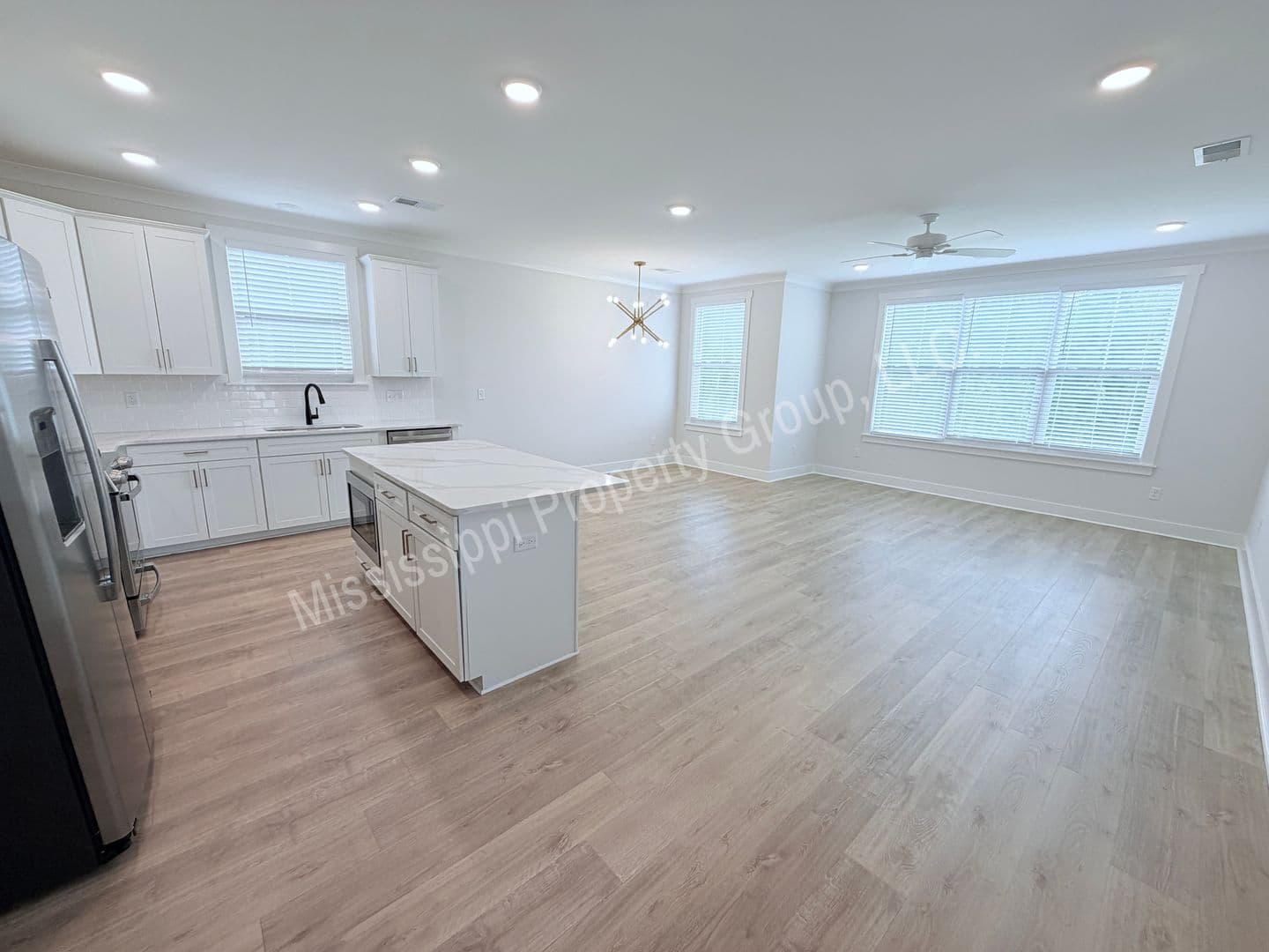 Oxford House: 409 Stillwater Lane