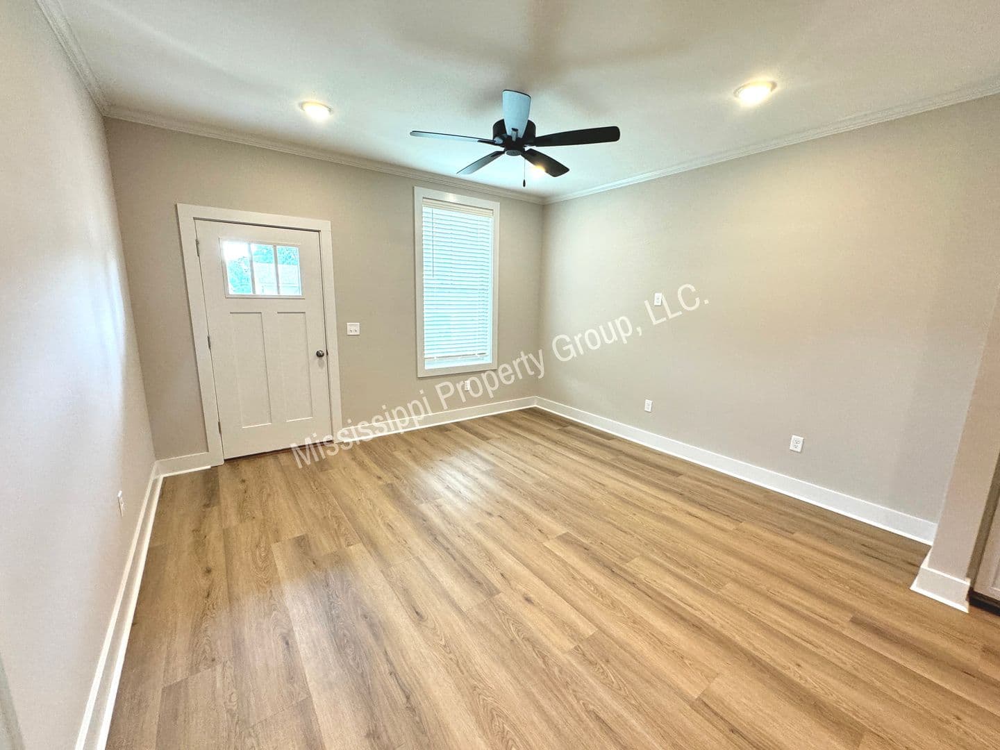 Oxford Apartment: 1207 Pleasant Drive