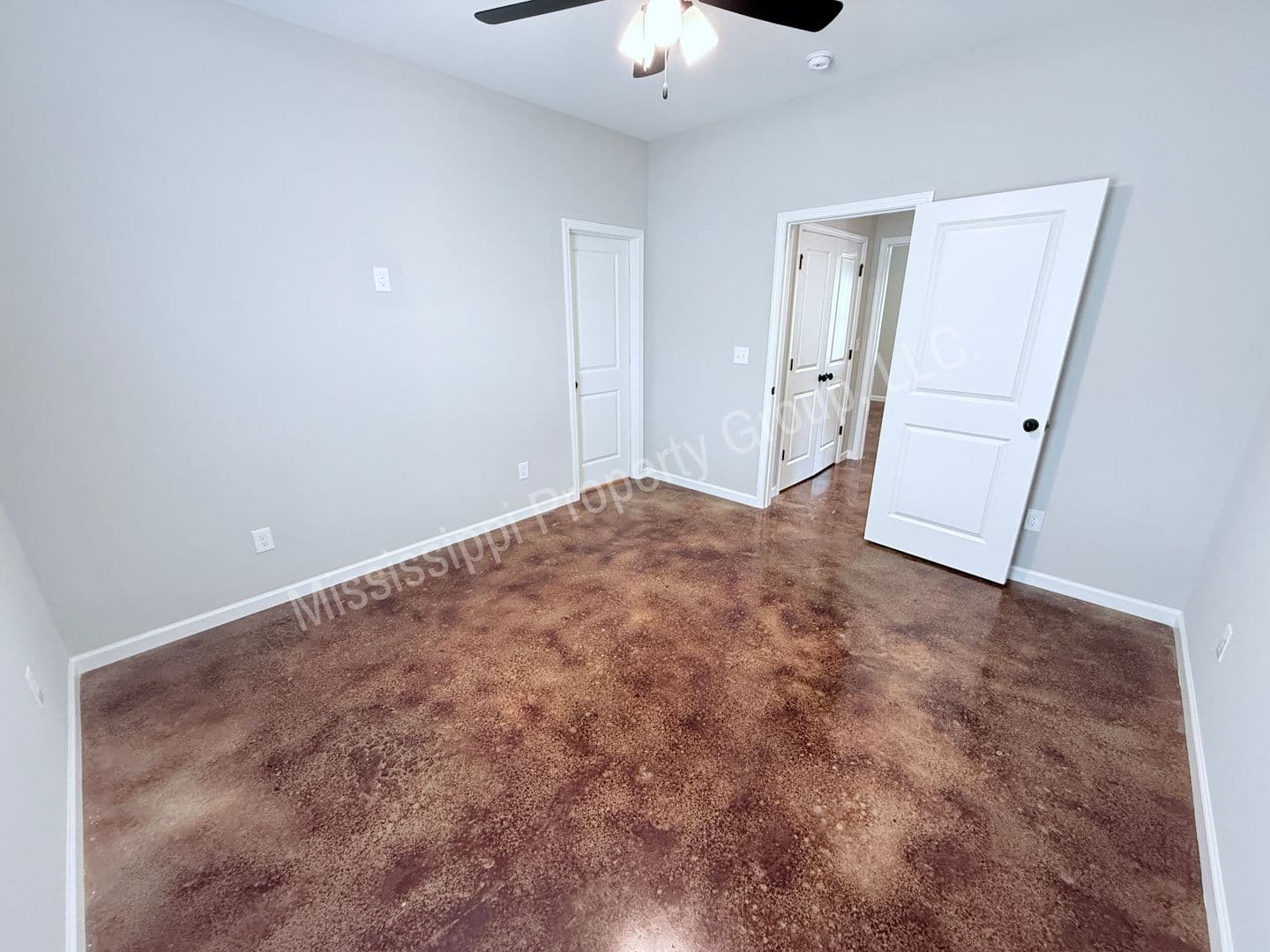 Oxford Townhome: 4851 S. Lamar Blvd