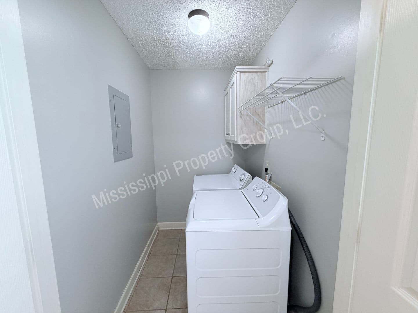 Oxford Townhome: 1017 Inverness Lane