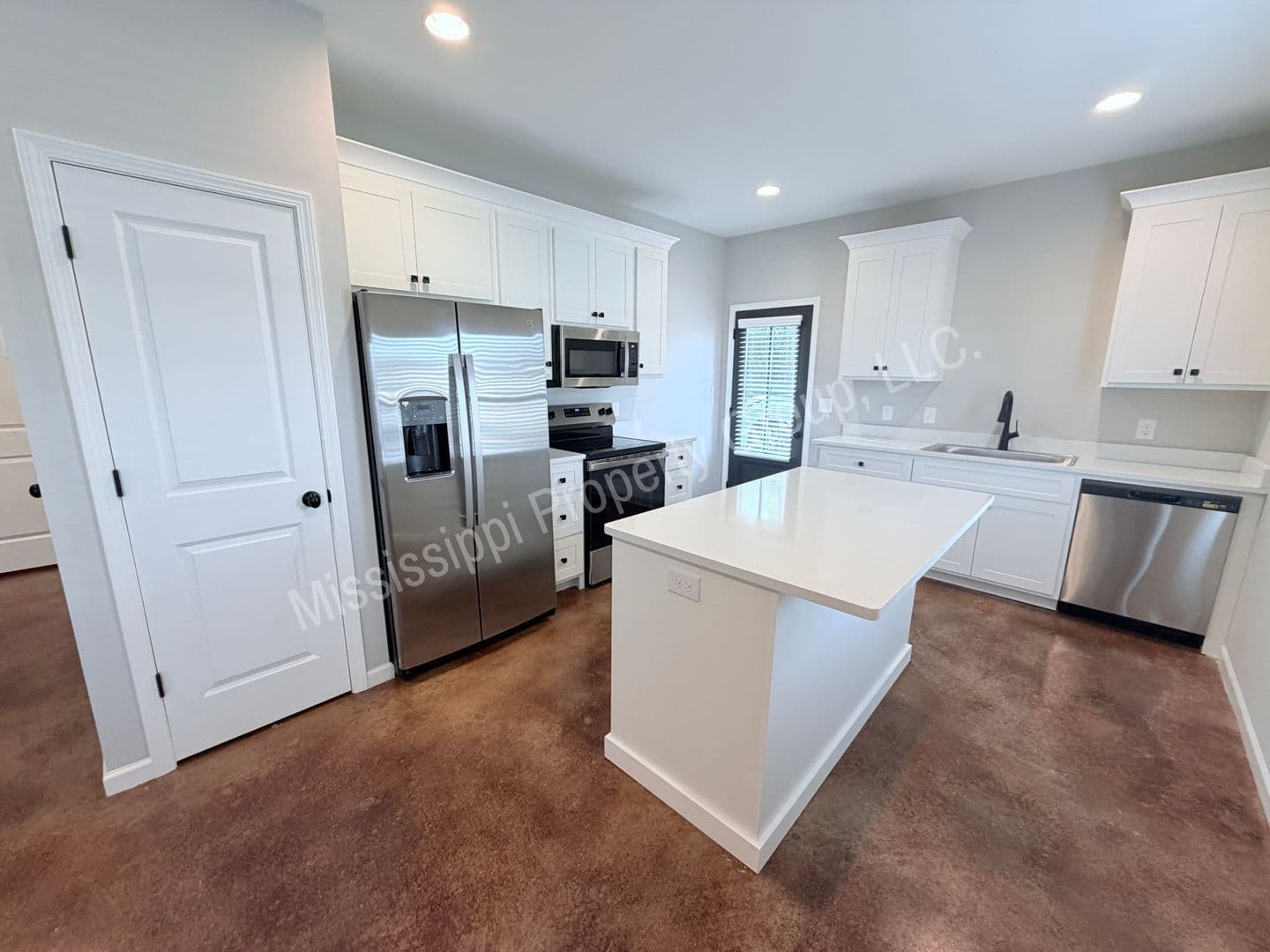 Oxford Townhome: 4851 S. Lamar Blvd