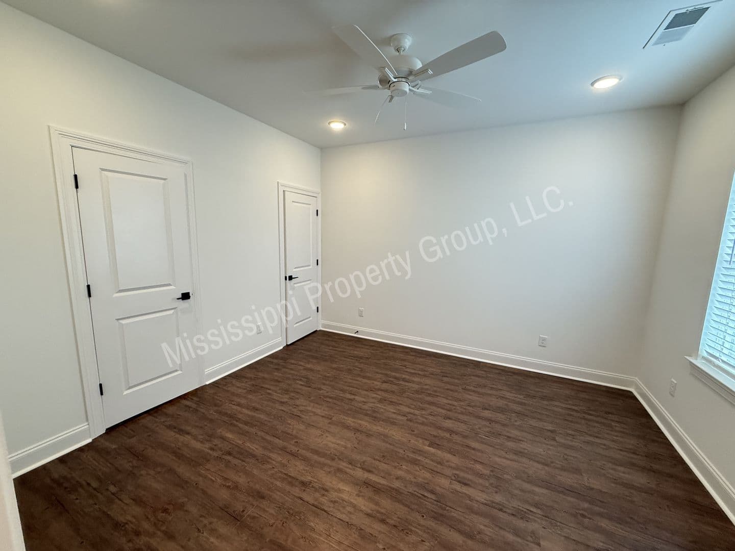 Oxford Townhome: 720 Southview Drive