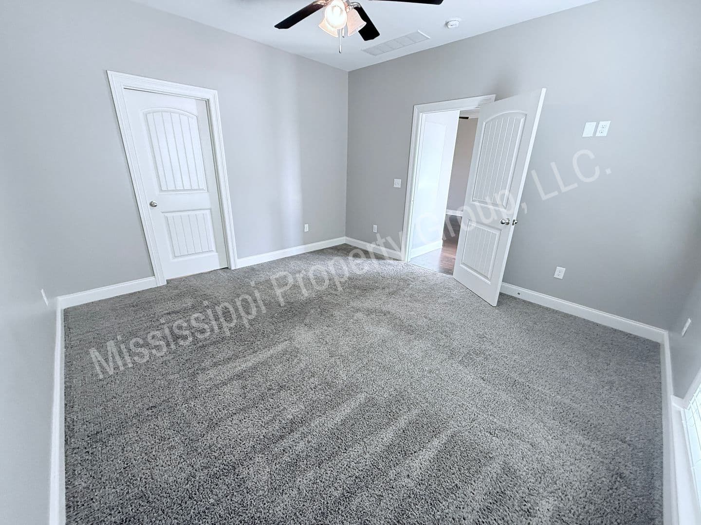 Oxford Townhome: 414 Walker Circle