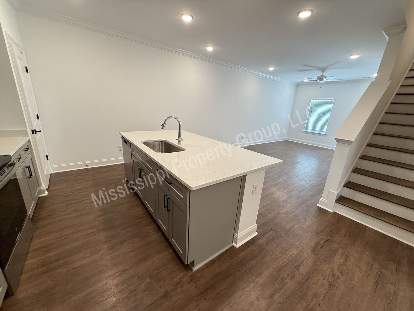 Oxford Townhome: 720 Southview Drive