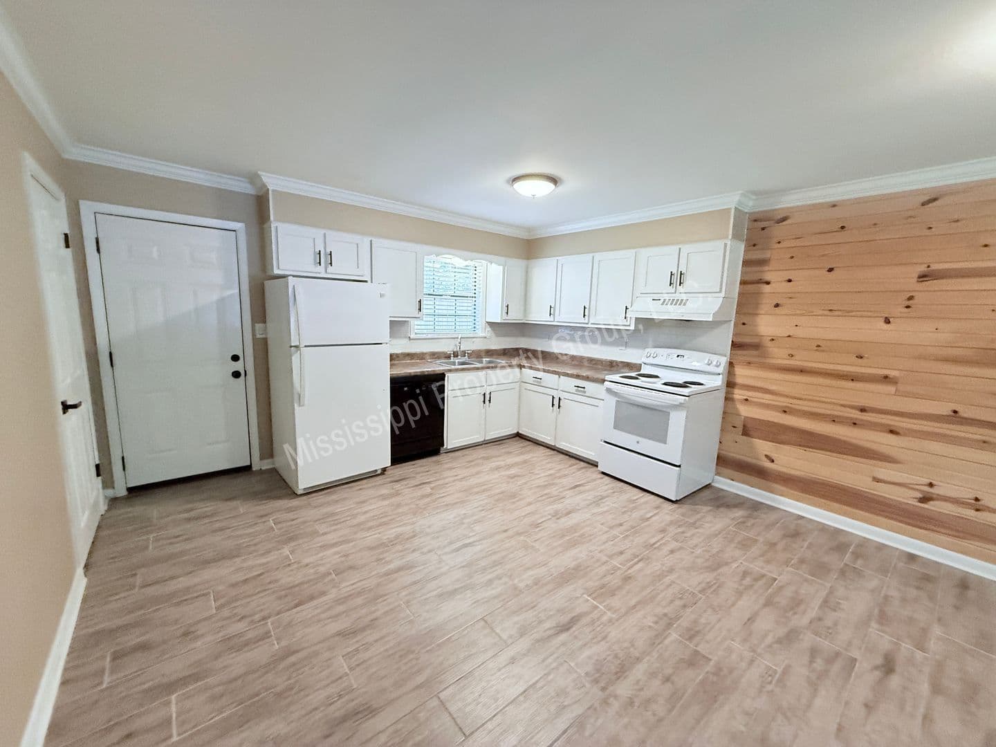 Oxford Apartment: CR 1057