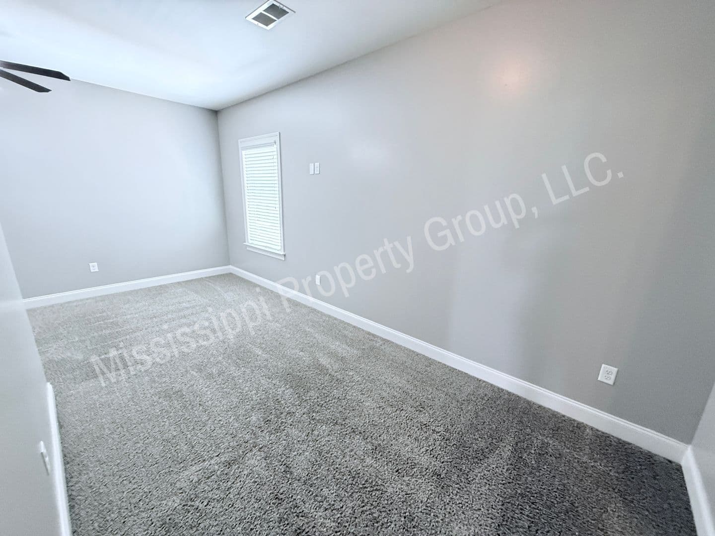 Oxford Townhome: 414 Walker Circle