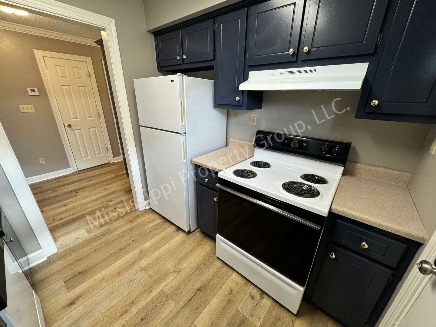Oxford House: 402 Saddle Creek Blvd