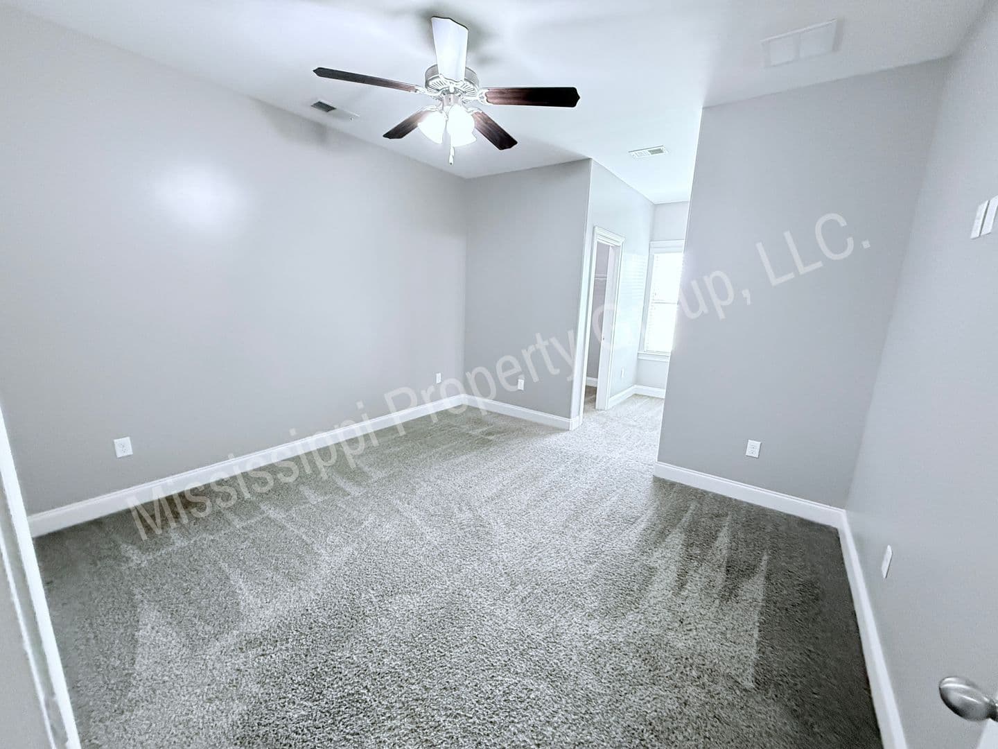Oxford Townhome: 414 Walker Circle