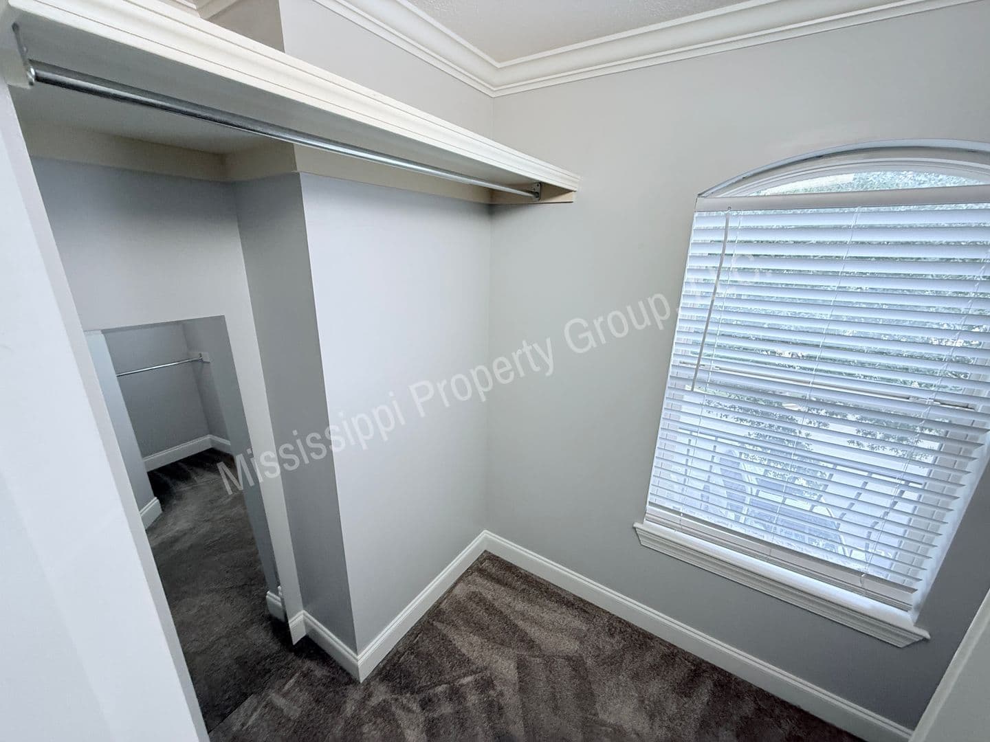 Oxford House: 124 Falls Grove Drive
