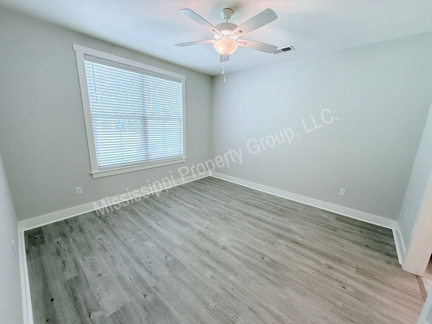 Oxford Townhome: 1815 Reserve Loop