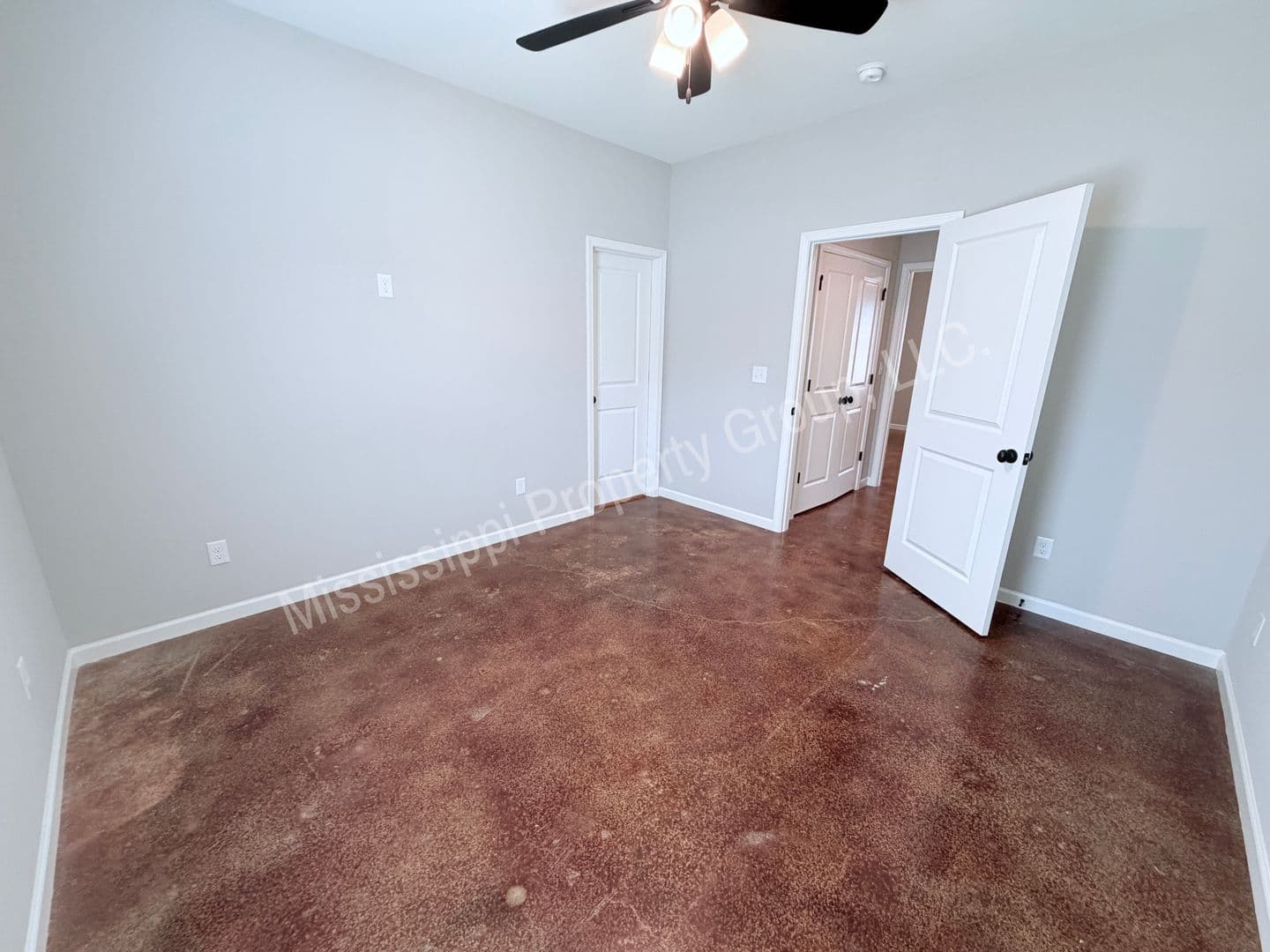 Oxford Townhome: 4851 S. Lamar Blvd
