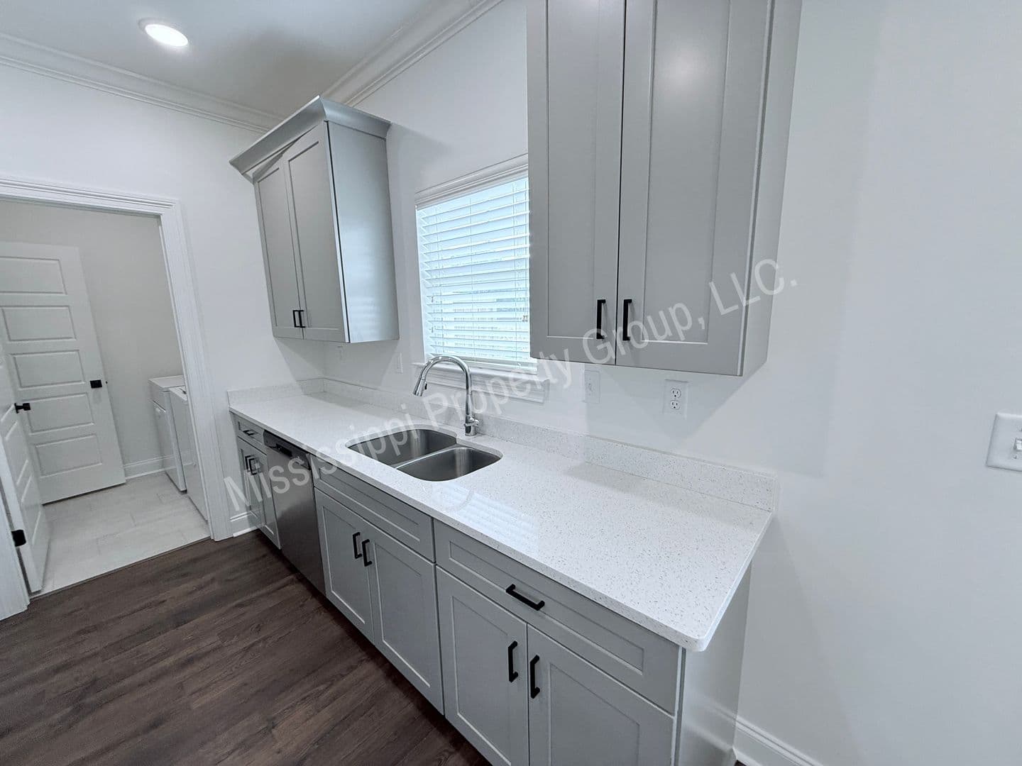 Oxford Townhome: 592 Meadow Crest Circle