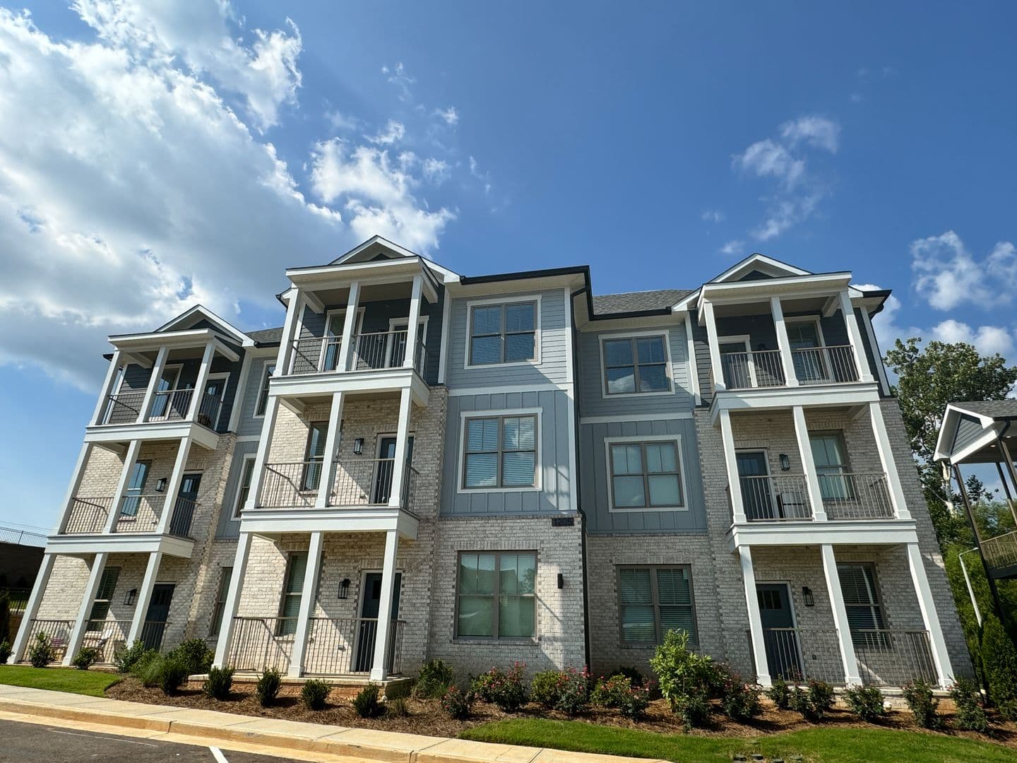 Oxford Apartment: 1205 Pleasant Drive