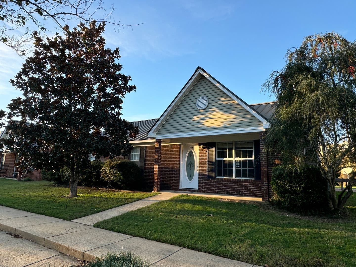 Oxford House: 1104 Turtle Creek Blvd