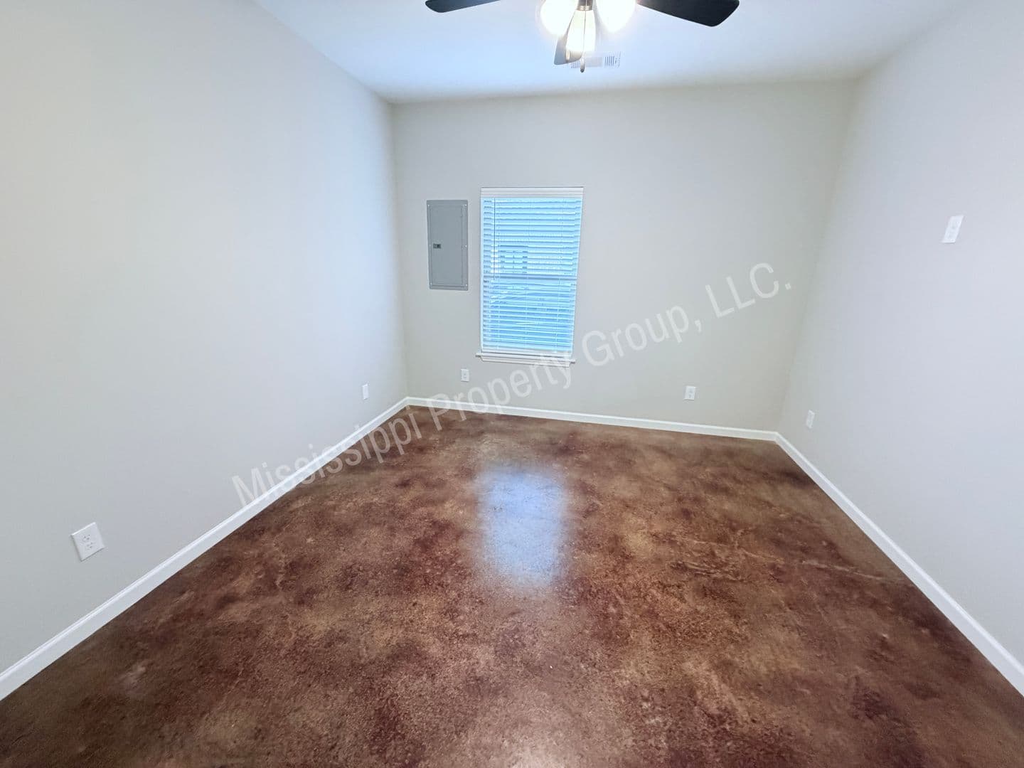 Oxford Townhome: 4851 S. Lamar Blvd