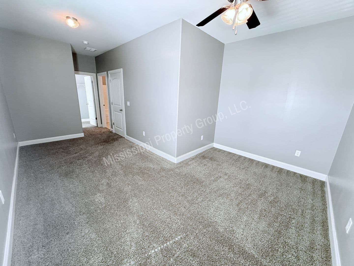 Oxford Townhome: 514 Fifer Circle