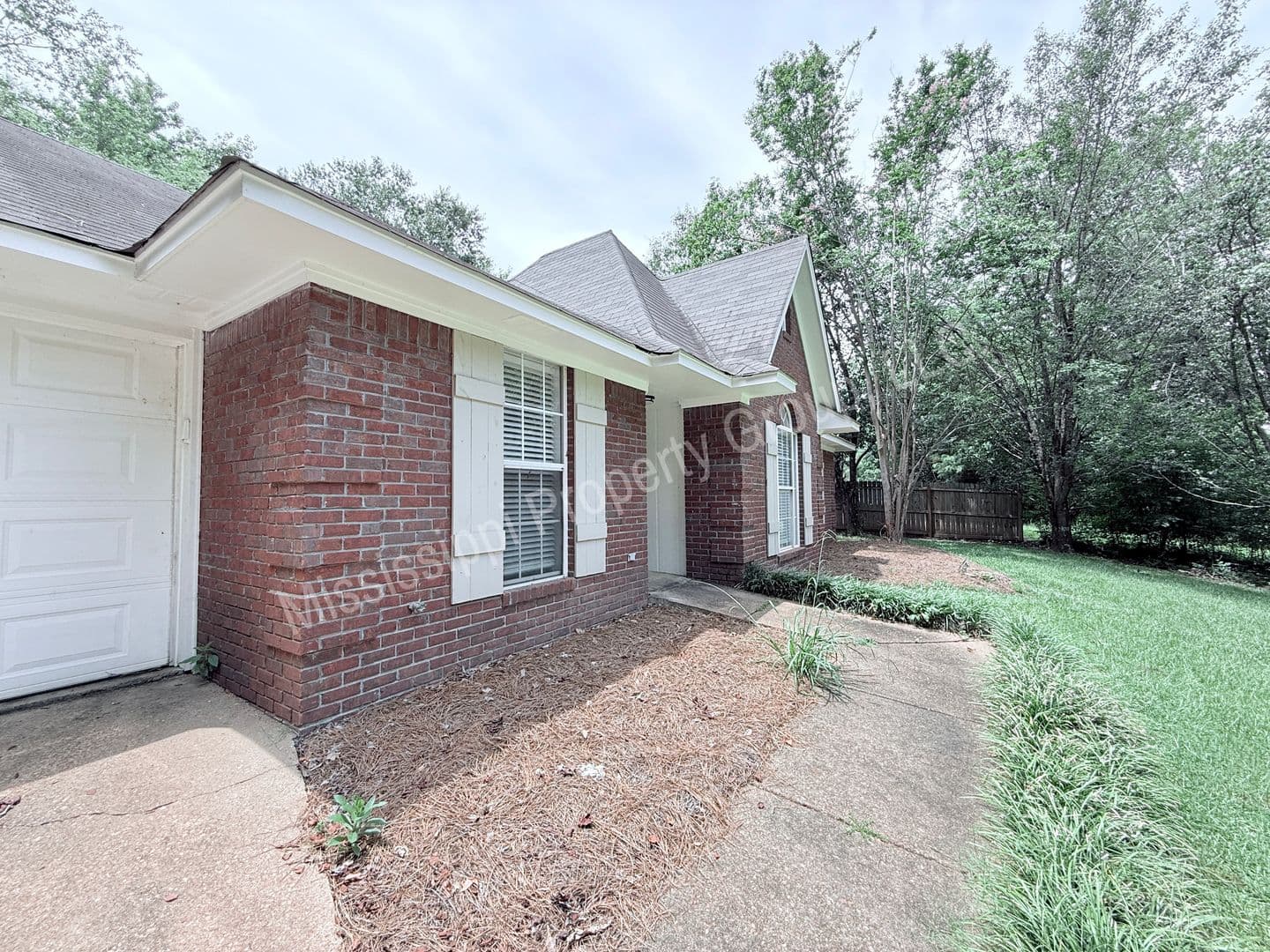 Oxford House: 2112 Harris Drive