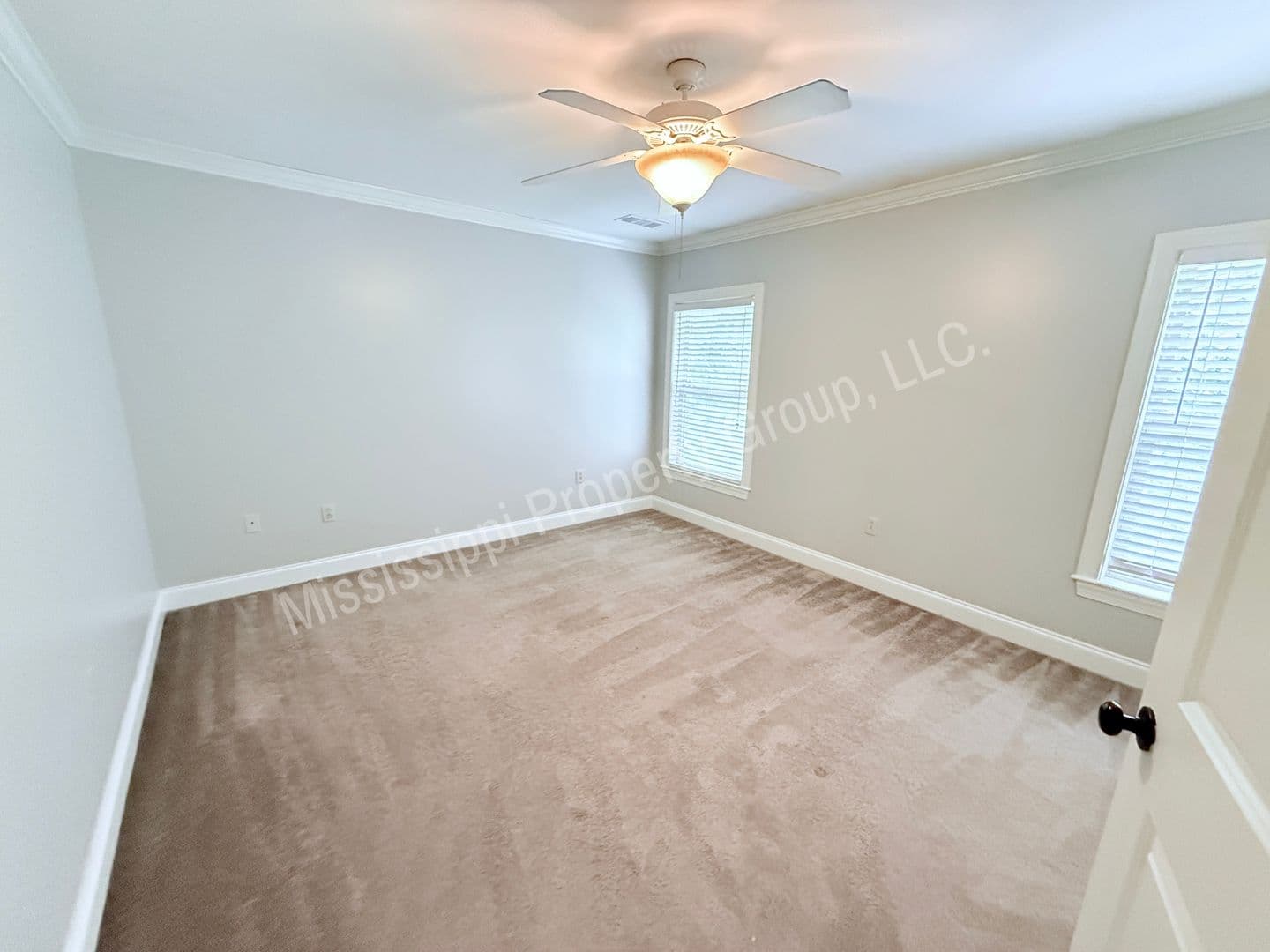 Oxford House: 124 Falls Grove Drive