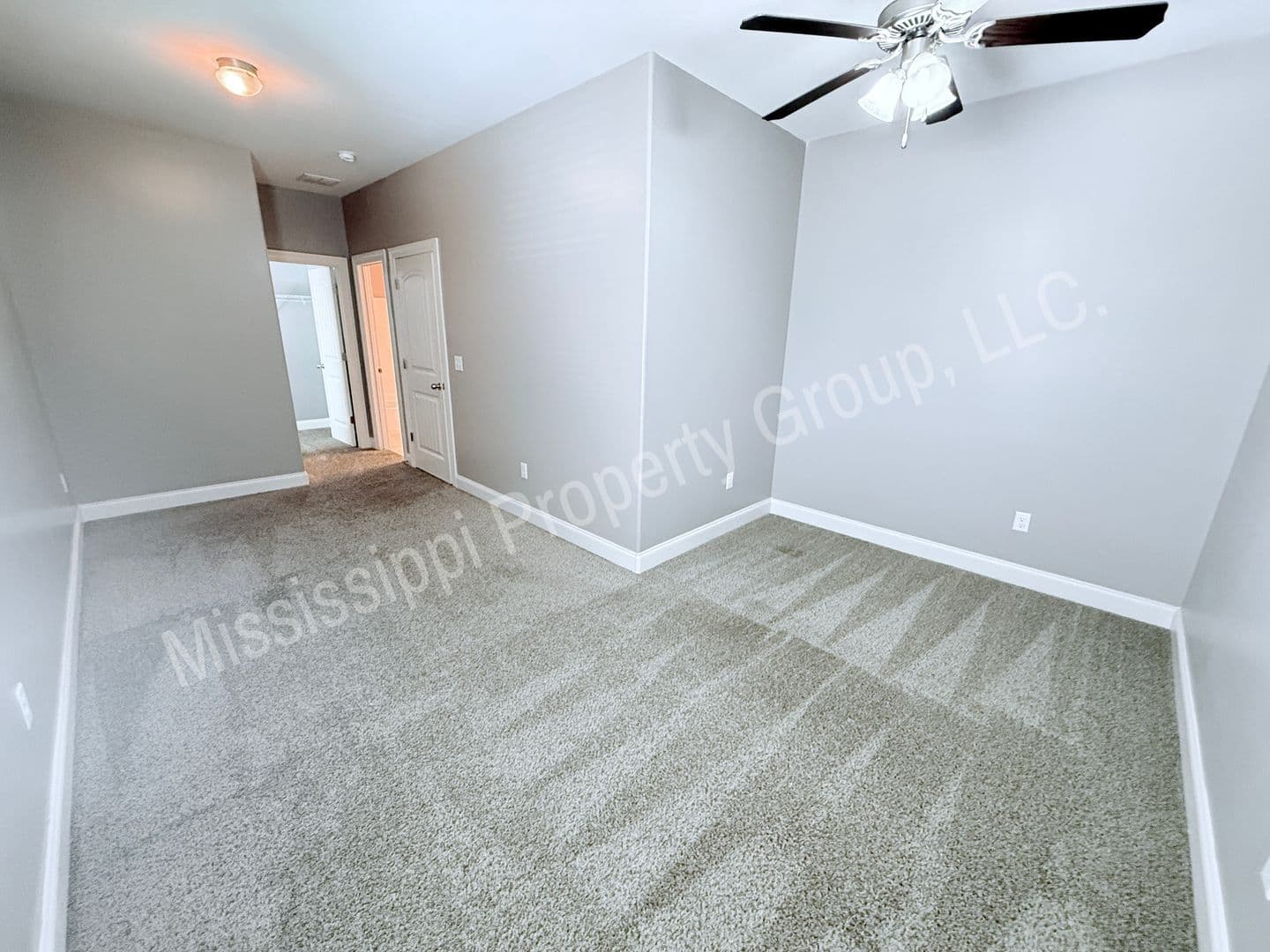 Oxford Townhome: 414 Walker Circle