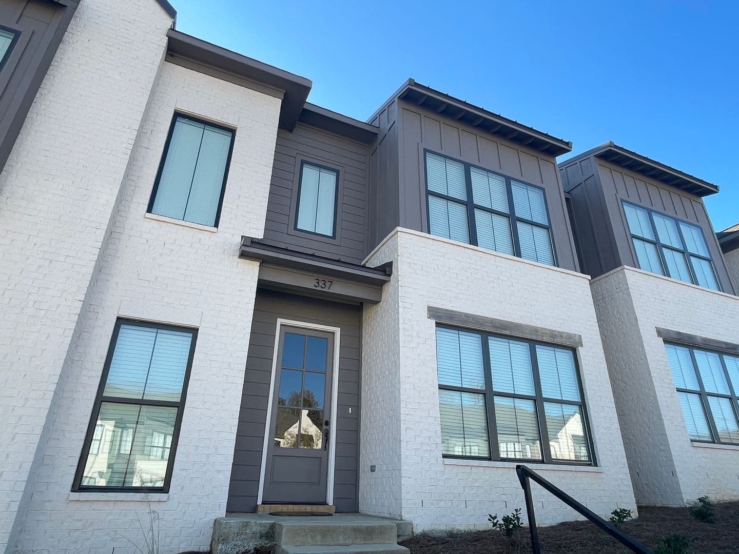 Oxford Townhome: 337 Stillwater Lane