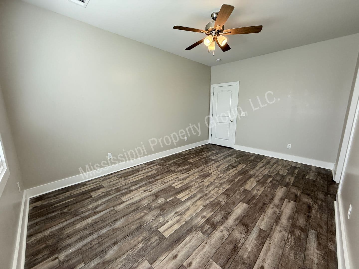 Oxford Townhome: 323 Stillwater Lane