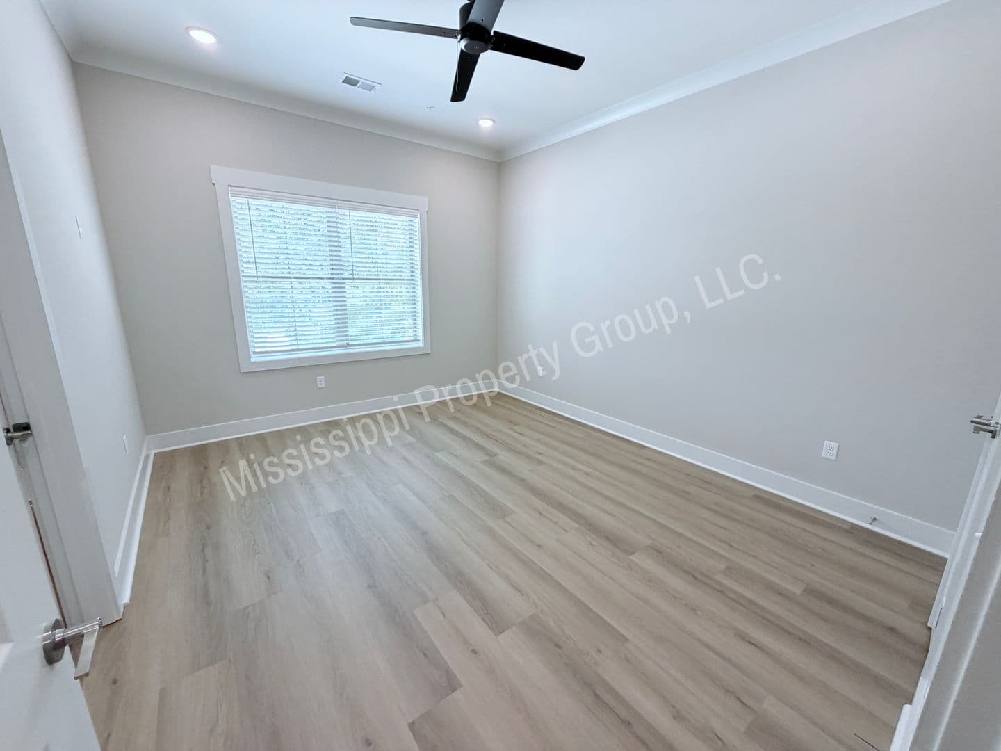 Oxford Apartment: 1401 Chickasaw Road