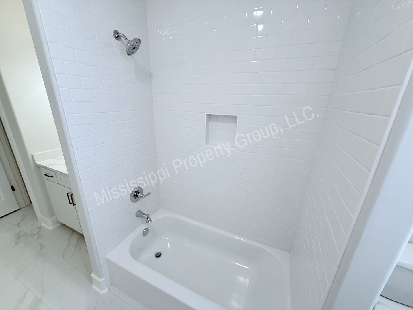 Oxford Townhome: 696 Miramar Lane