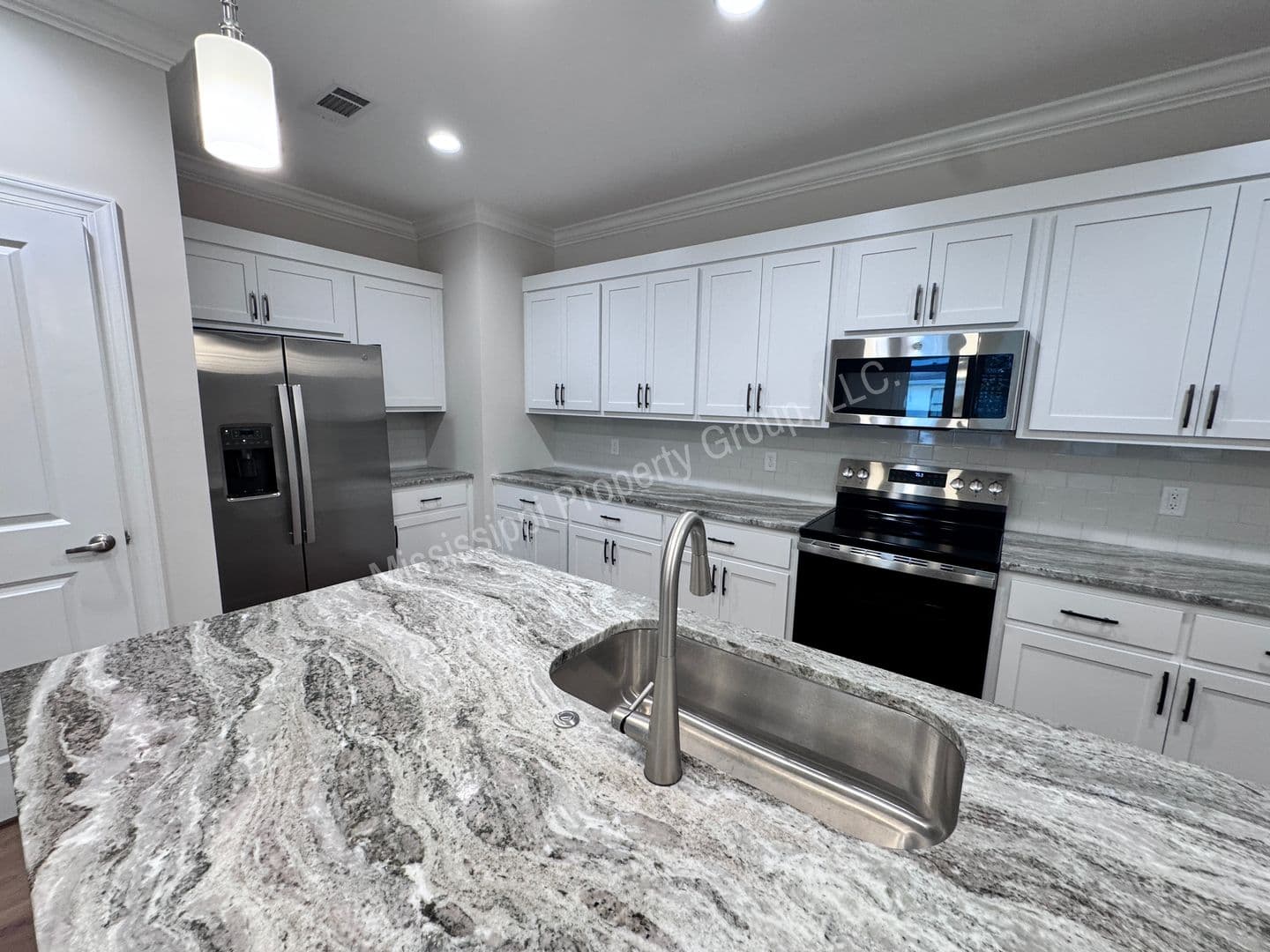 Oxford Townhome: 451 Lily Loop