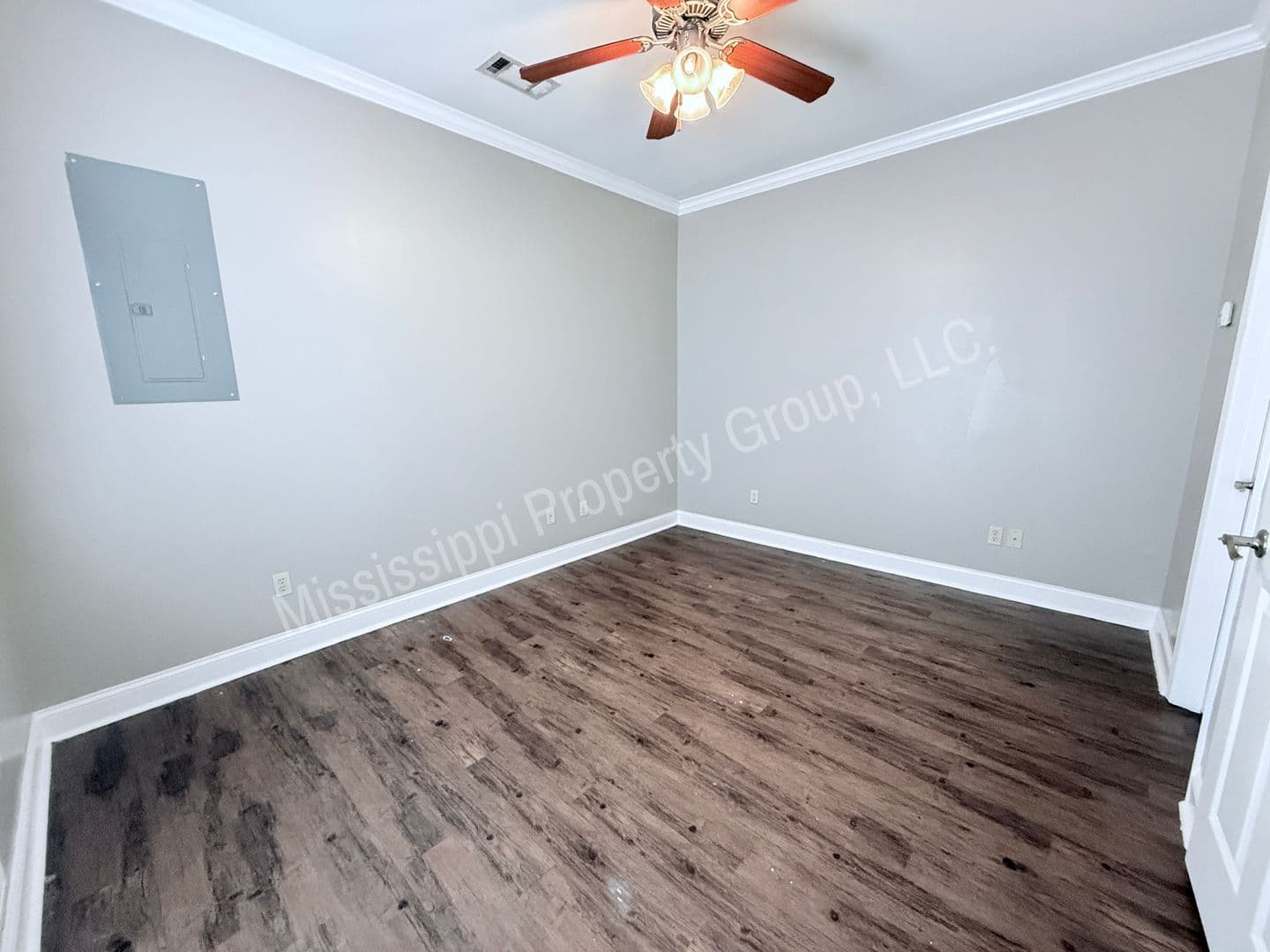Oxford Townhome: 1 Mondrian Place