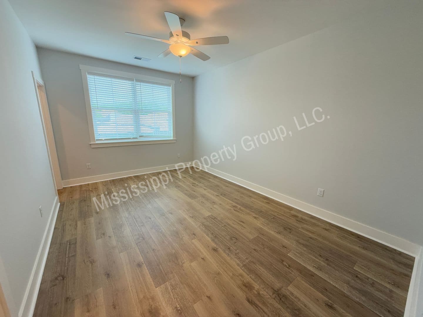 Oxford Townhome: 703 Miramar Lane