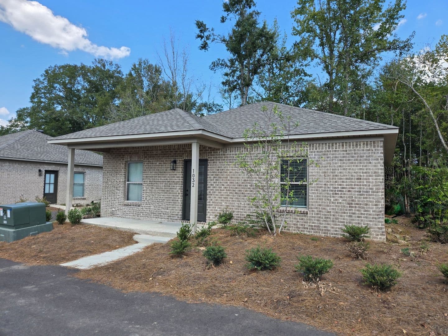 Oxford Townhome: 4851 S. Lamar Blvd
