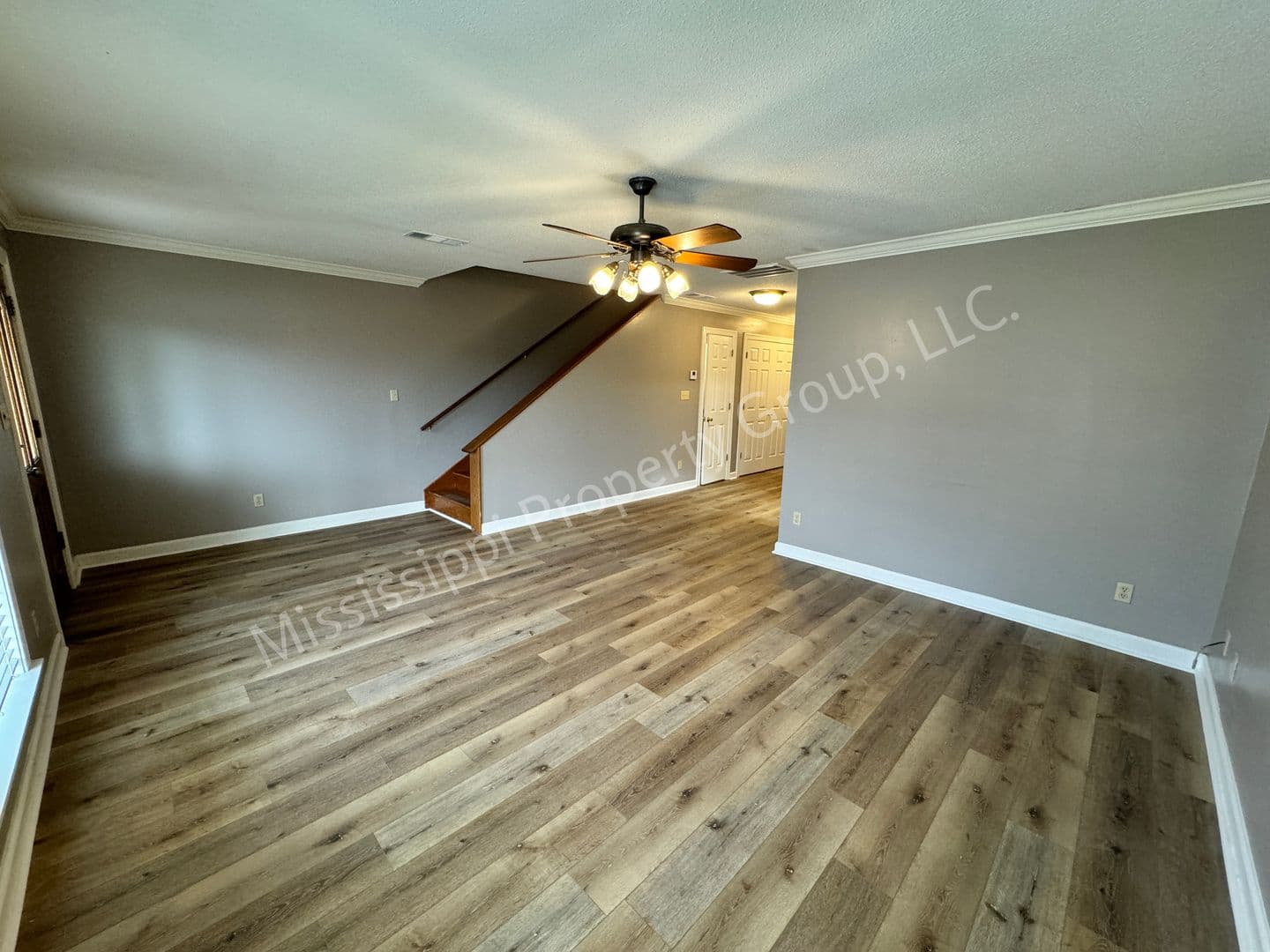 Oxford House: 402 Saddle Creek Blvd