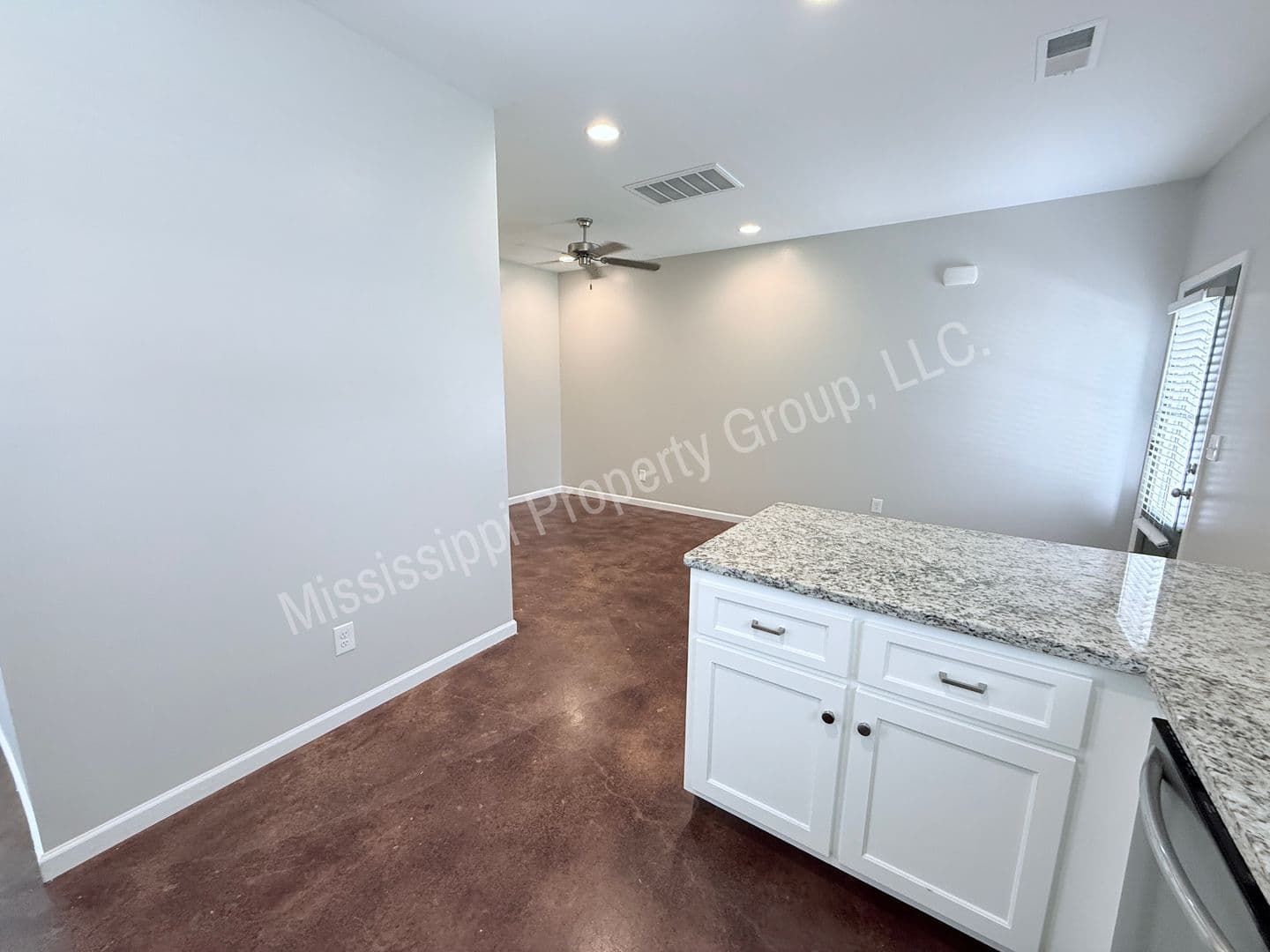 Oxford Condo: 1 Old Trail Circle