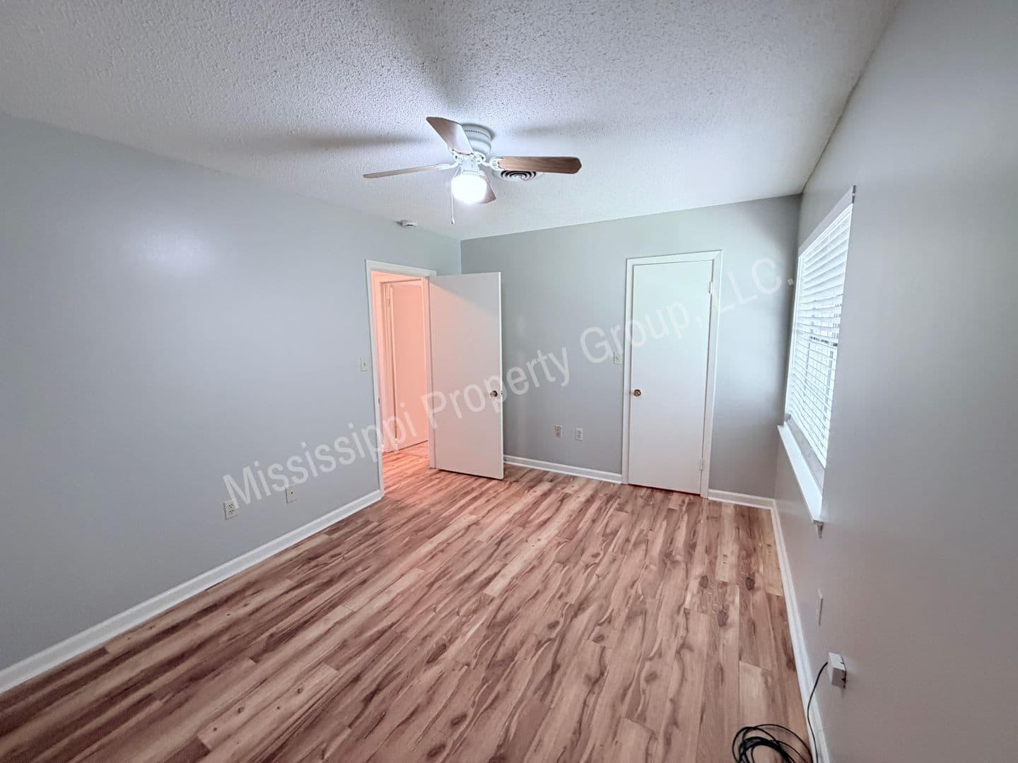 Oxford Apartment: 1750 Jefferson Avenue