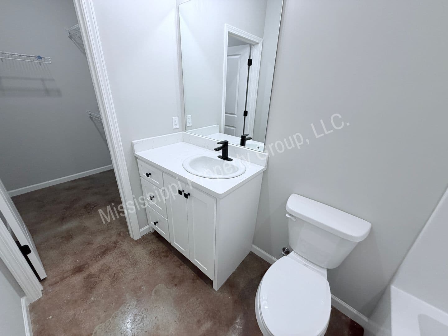 Oxford Townhome: 4851 S. Lamar Blvd