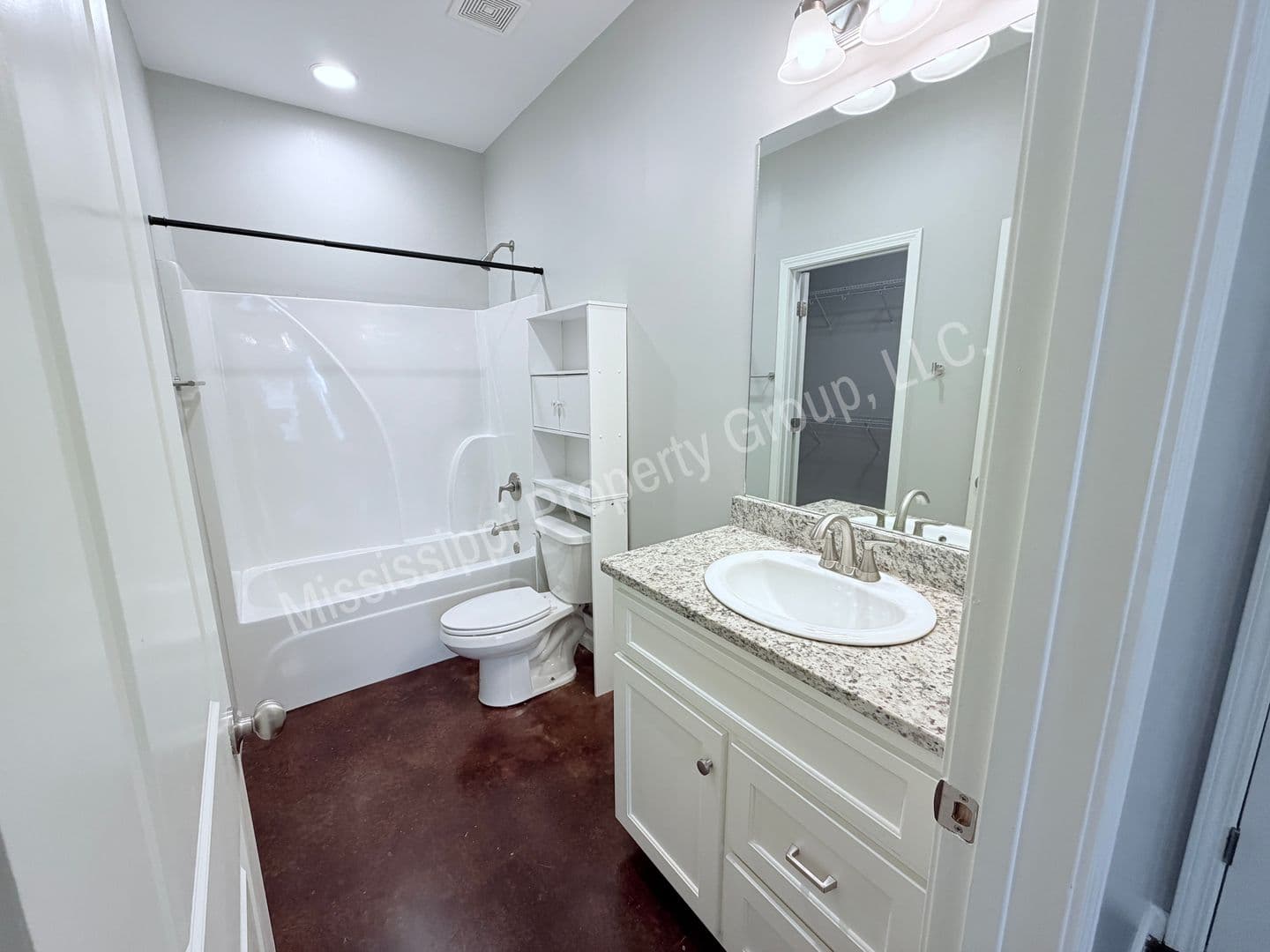 Oxford Condo: 1 Old Trail Circle