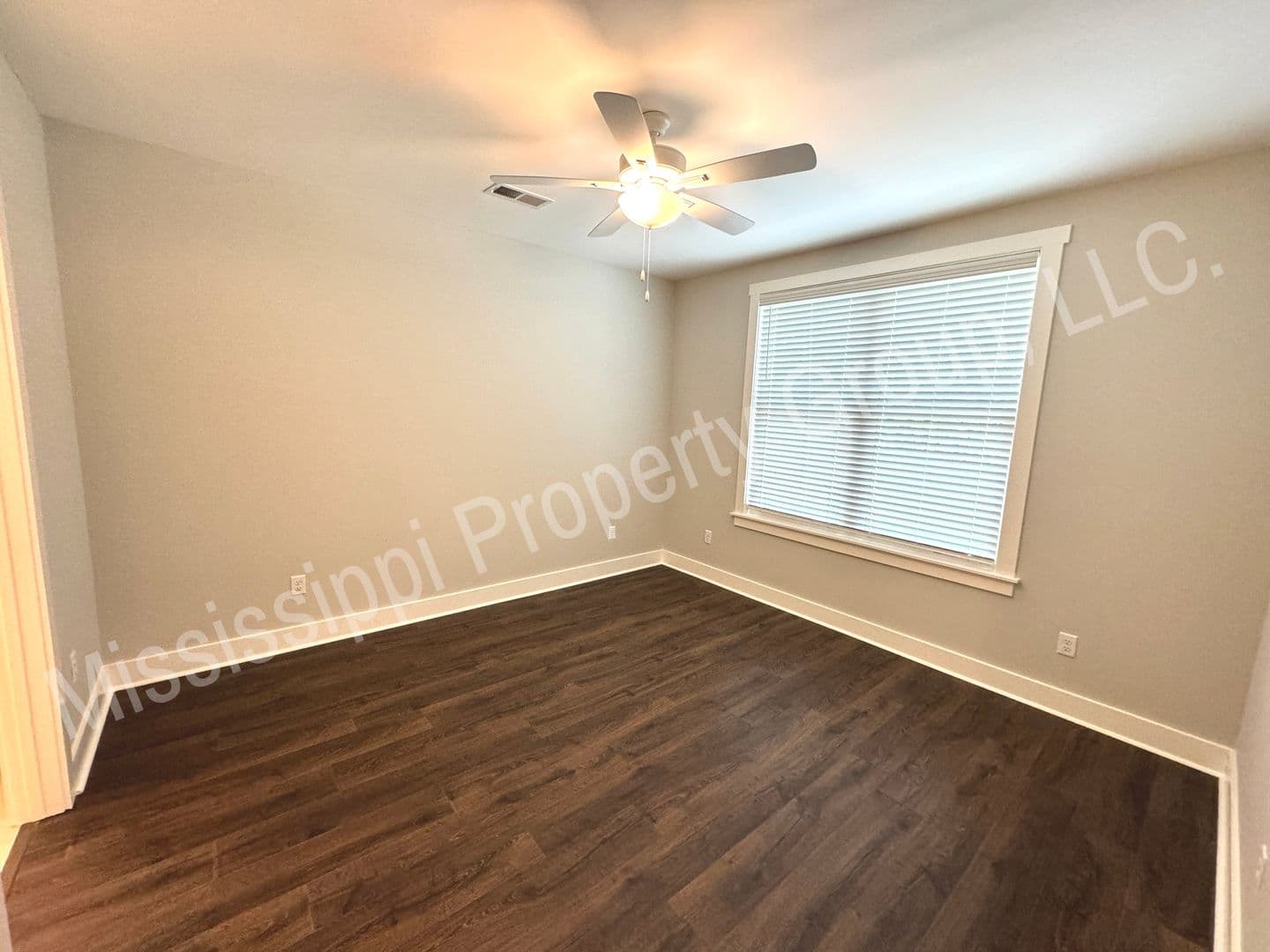 Oxford Townhome: 1833 Reserve Loop